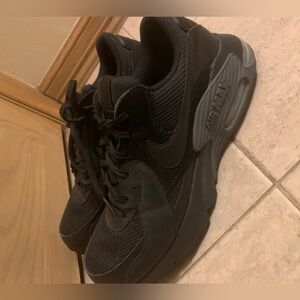 Air max. Size 10. Black